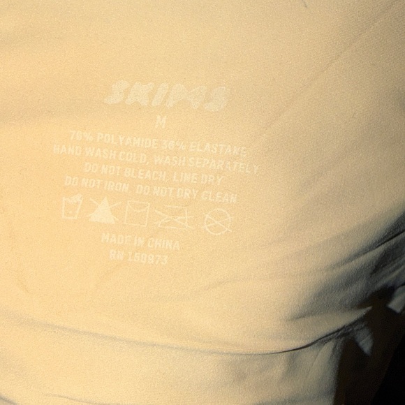 Skims Nude Sports Bra Sz. M - Picture 6 of 6